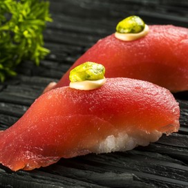  Sushi de atum do Manekineko